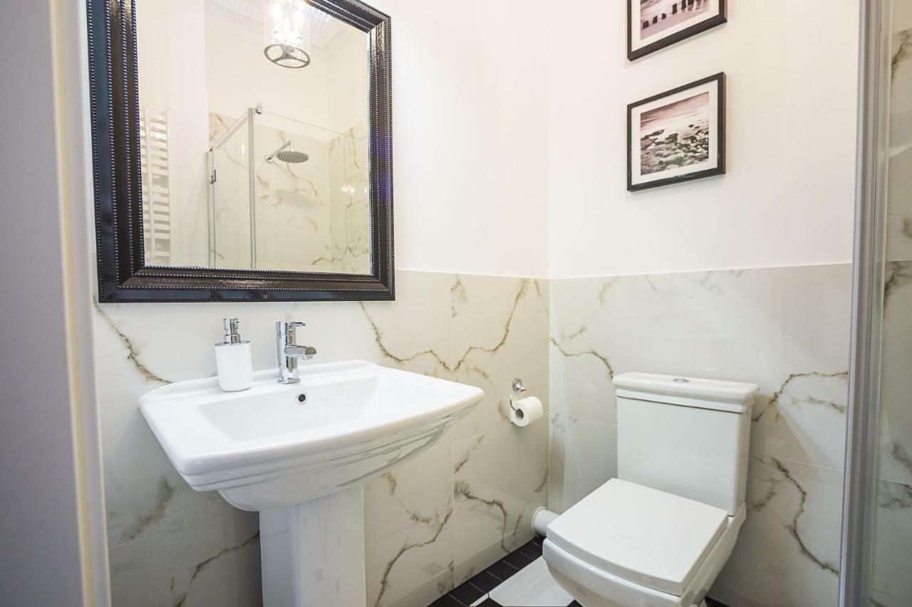 Smoo Apartment ทอรูน ภายนอก รูปภาพ
